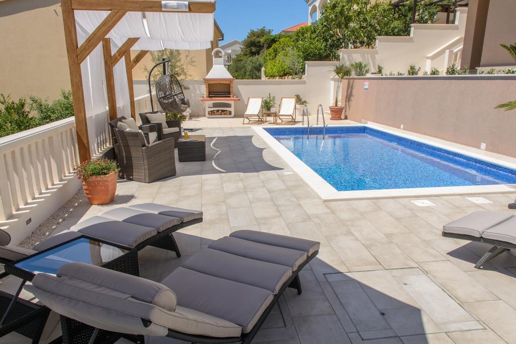 Apartments Villa Atlantis Trogir Eksteriør bilde