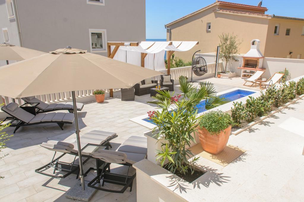 Apartments Villa Atlantis Trogir Eksteriør bilde