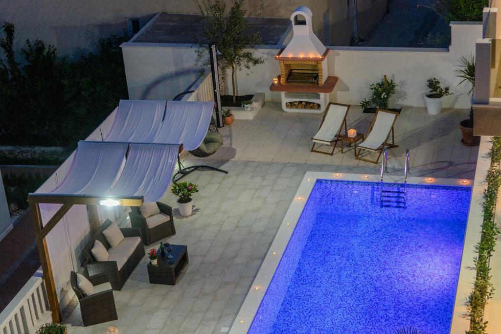 Apartments Villa Atlantis Trogir Eksteriør bilde
