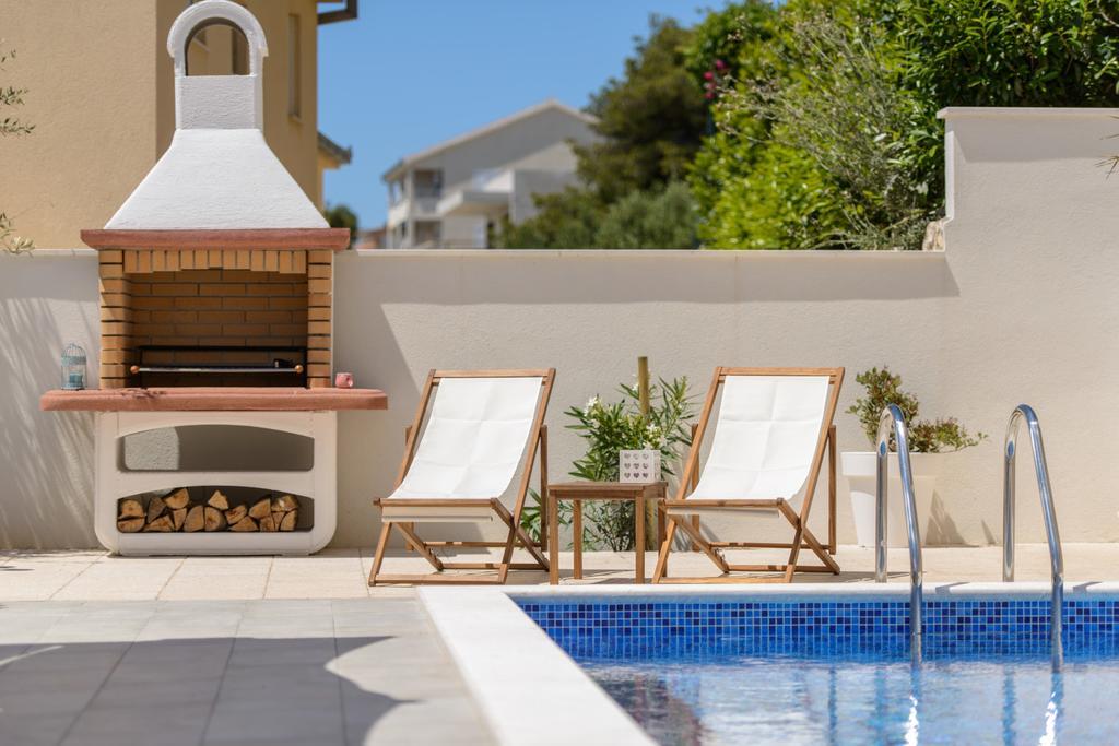 Apartments Villa Atlantis Trogir Eksteriør bilde