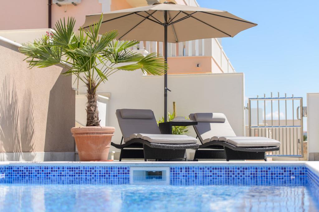 Apartments Villa Atlantis Trogir Eksteriør bilde