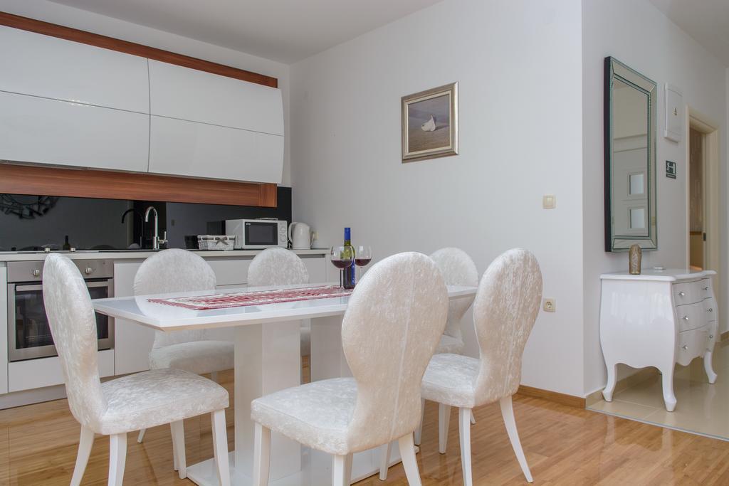 Apartments Villa Atlantis Trogir Eksteriør bilde