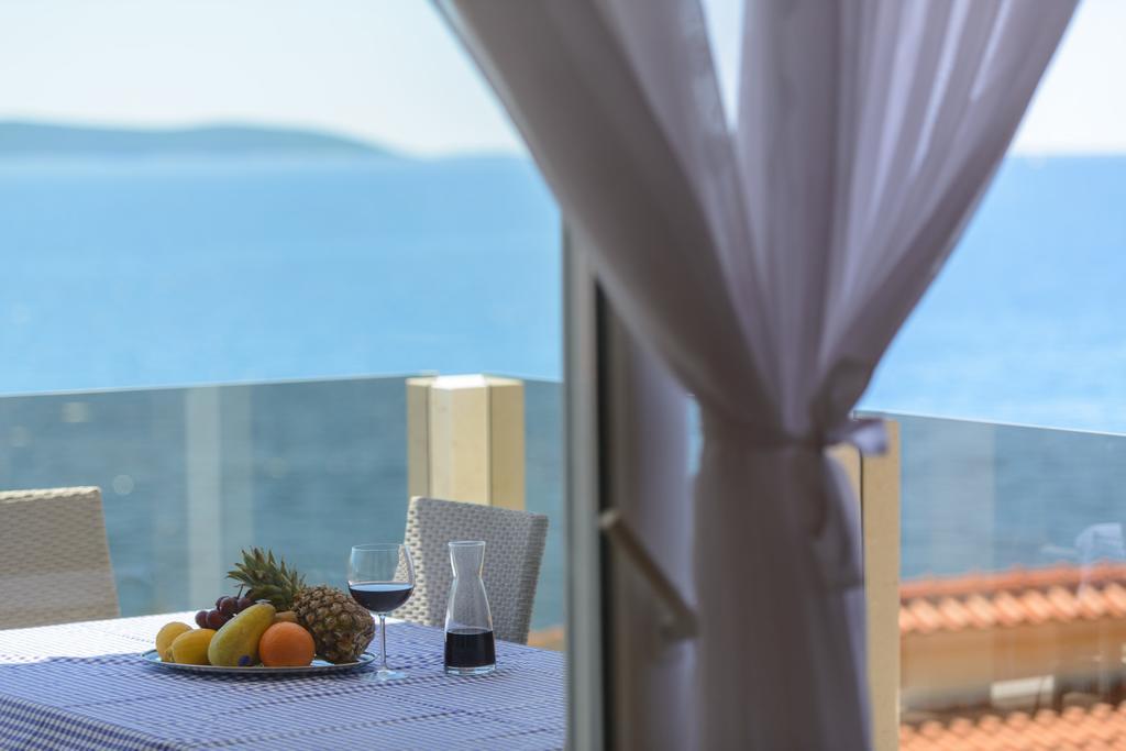 Apartments Villa Atlantis Trogir Eksteriør bilde