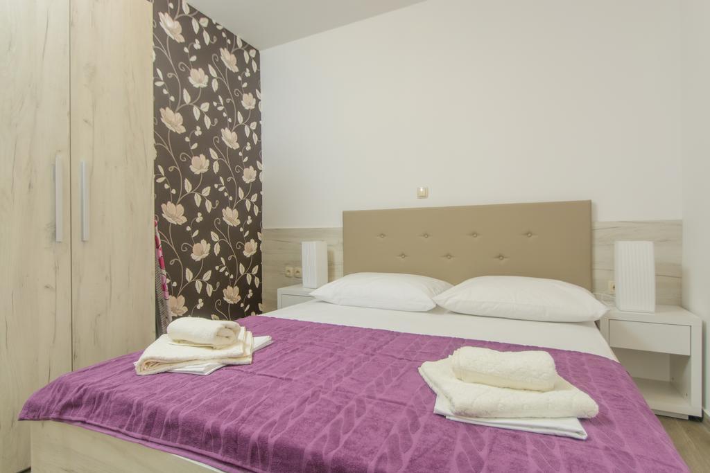 Apartments Villa Atlantis Trogir Eksteriør bilde