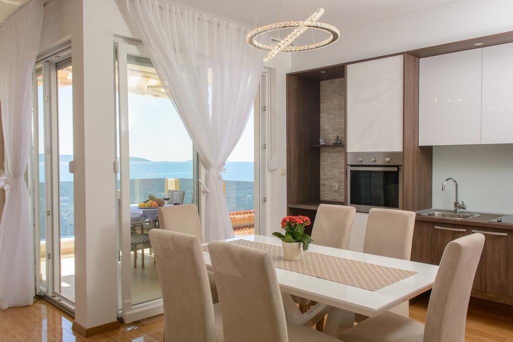 Apartments Villa Atlantis Trogir Eksteriør bilde