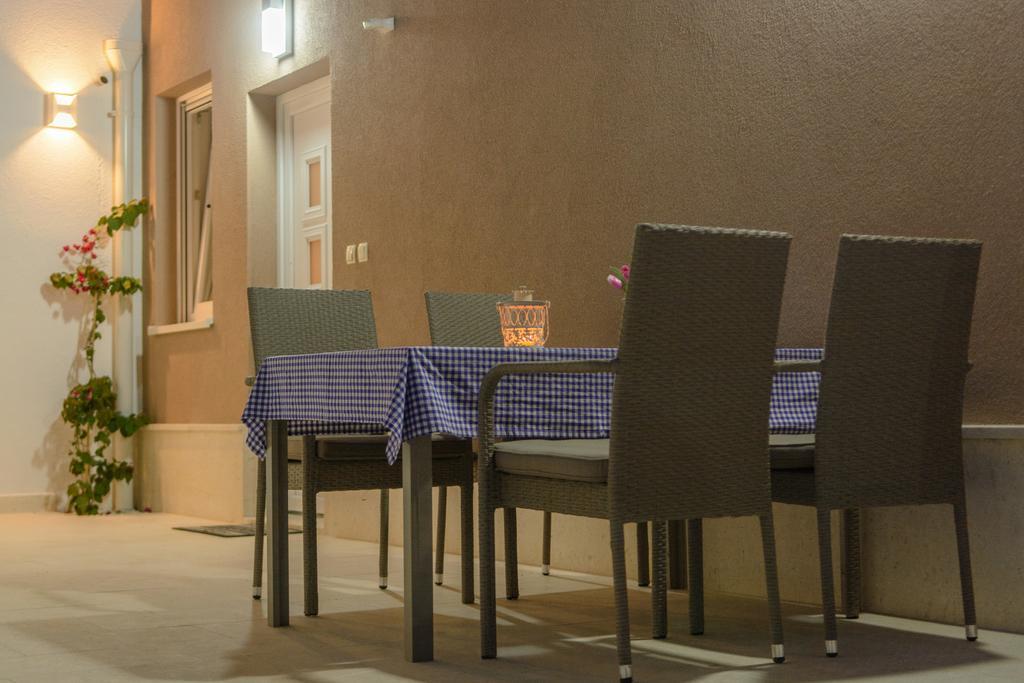 Apartments Villa Atlantis Trogir Eksteriør bilde