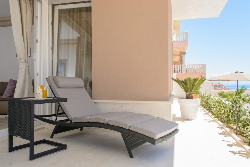 Apartments Villa Atlantis Trogir Eksteriør bilde